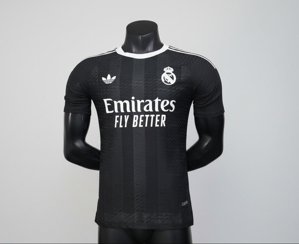 Real Madrid Goalkeeper 2025-26 - Players Version