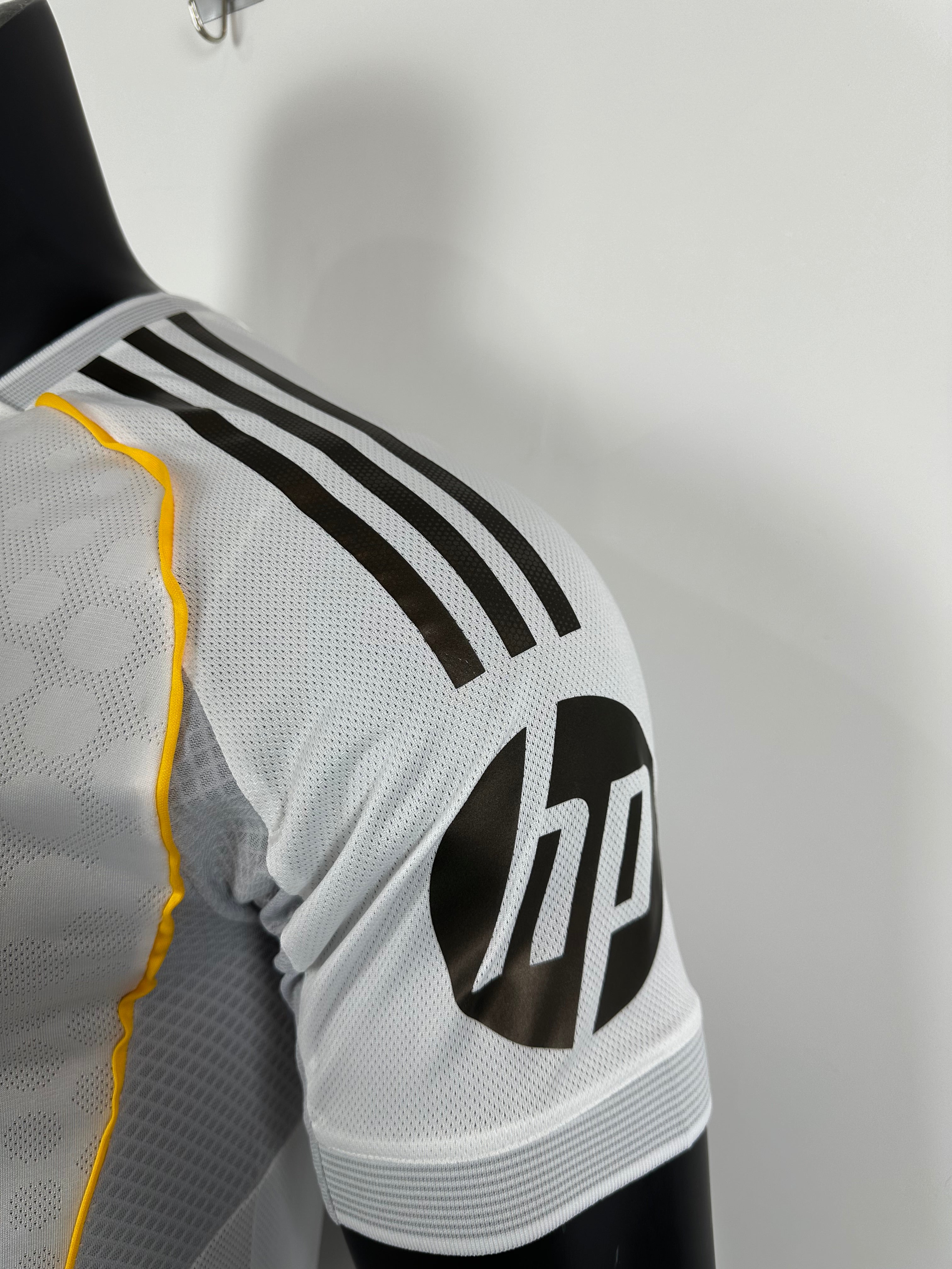 Real Madrid Home 25-26 - Players Version