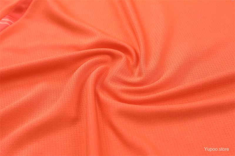 Manchester United Training - Stadium Kit (Orange)