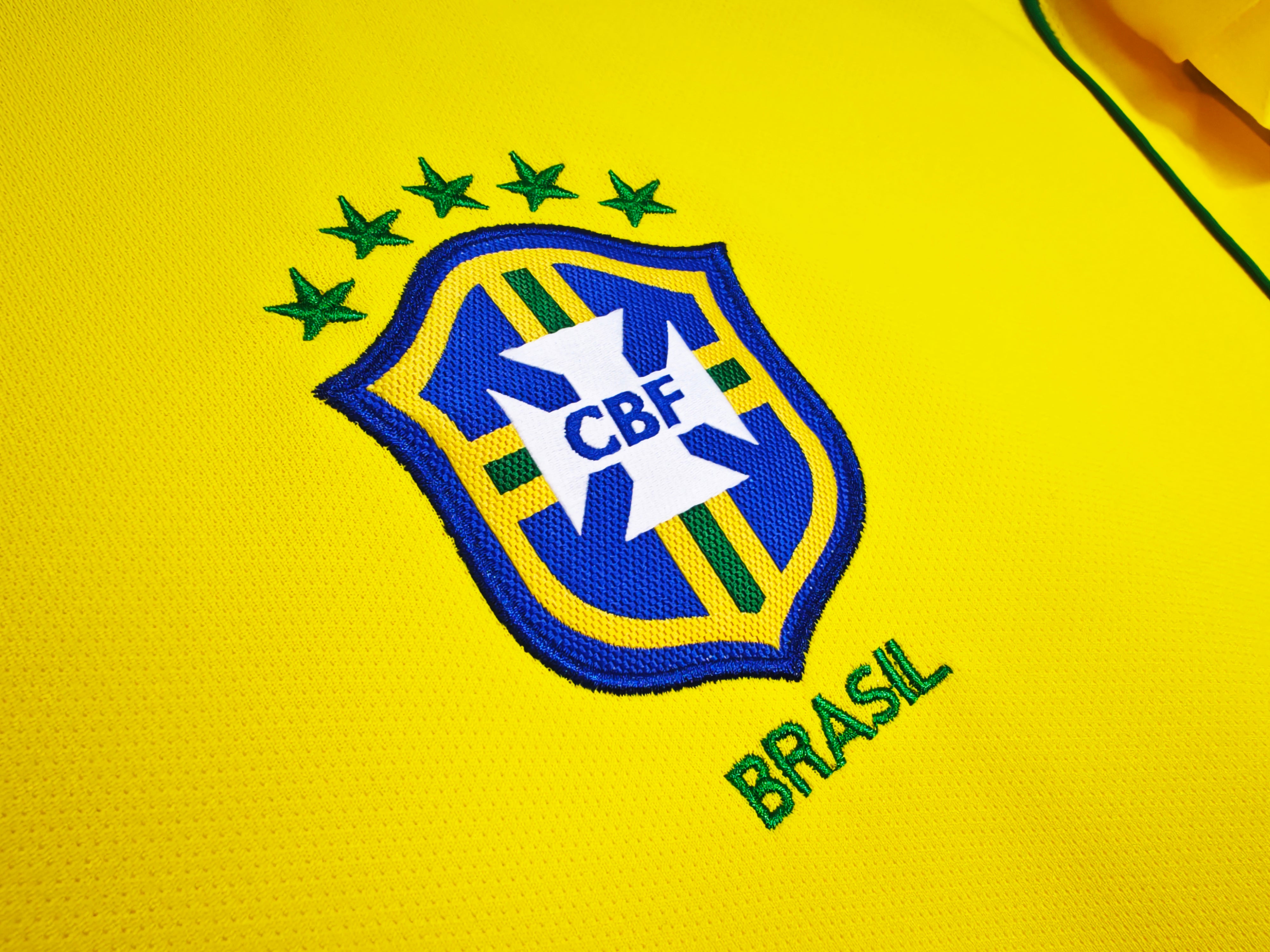 Brazil 2004 Home - Retro Shirt