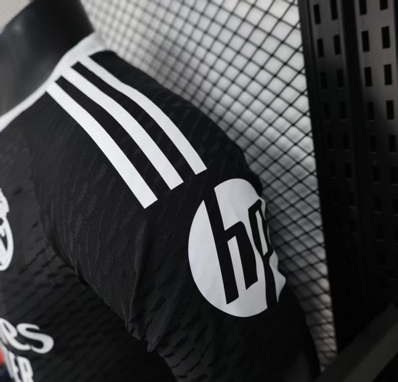 Real Madrid Goalkeeper 2025-26 - Players Version