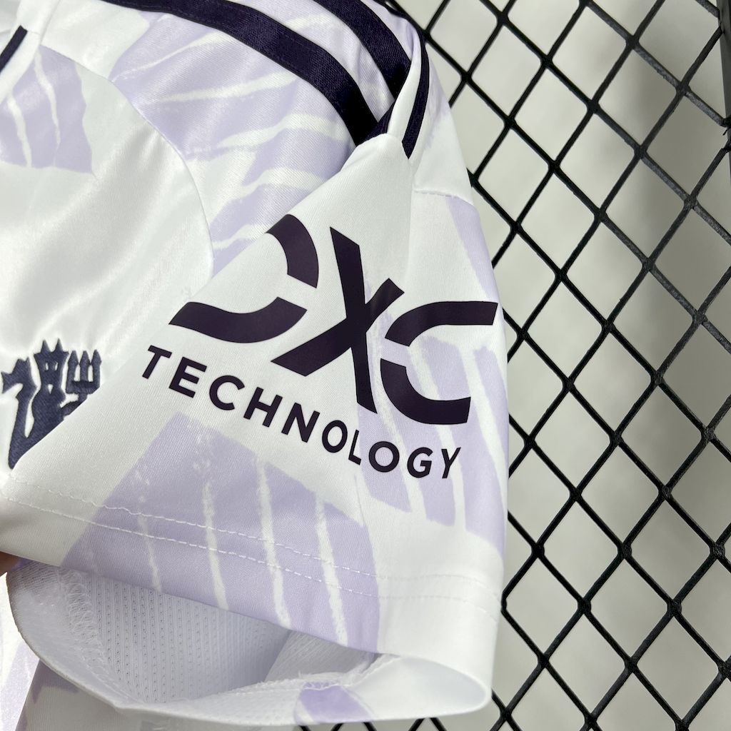 Manchester United Away 2025-26 - Stadium Kit