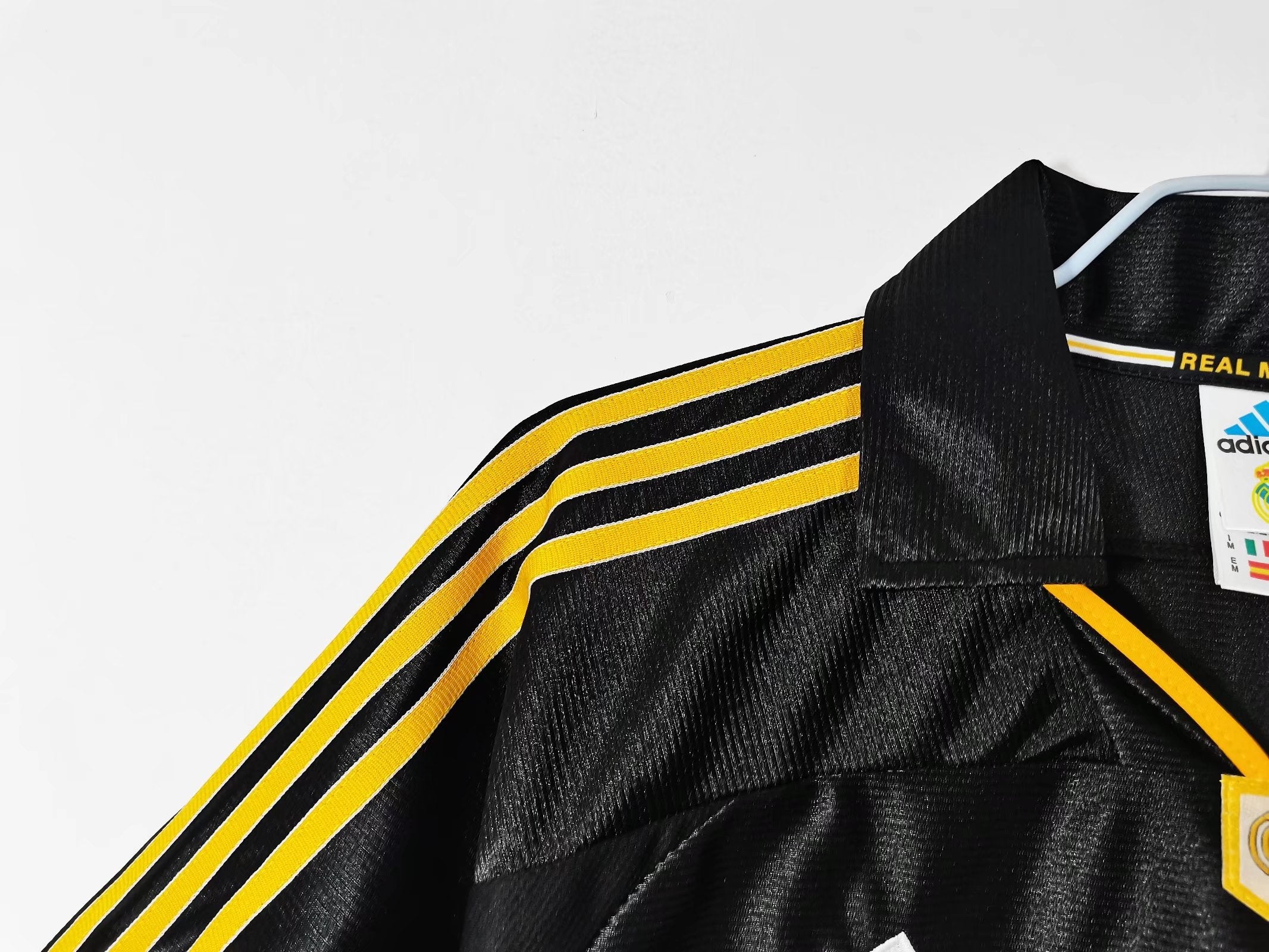 Real Madrid Away 1998-00 - Retro Shirt