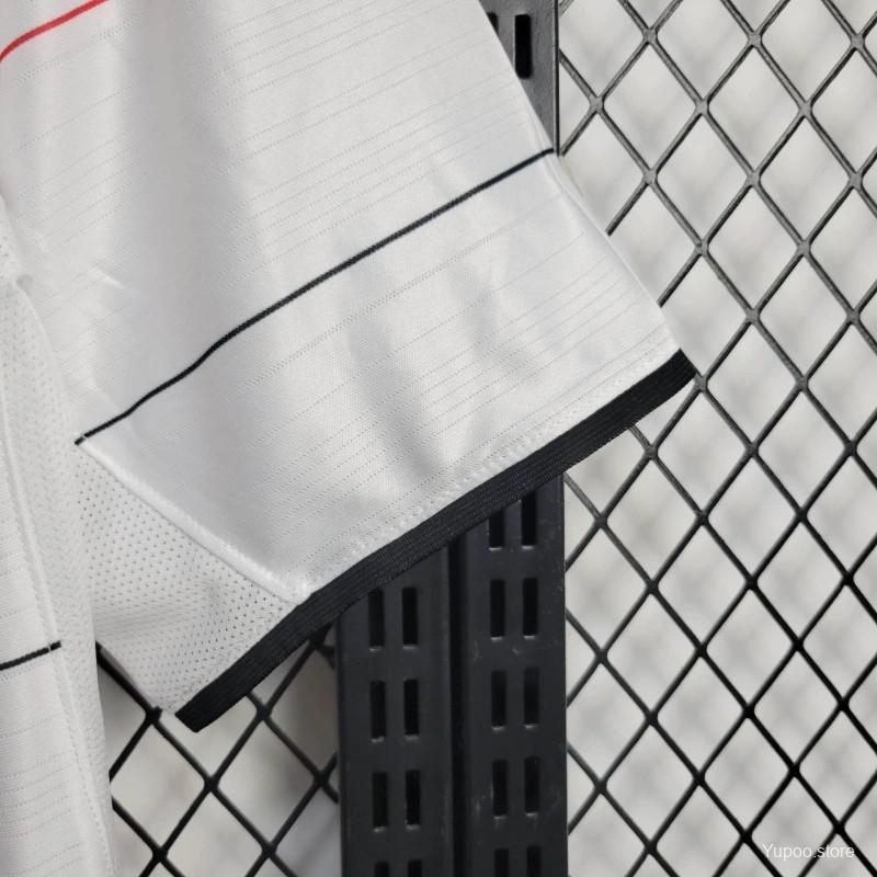 Manchester United 2005-06 Third - Retro Shirt