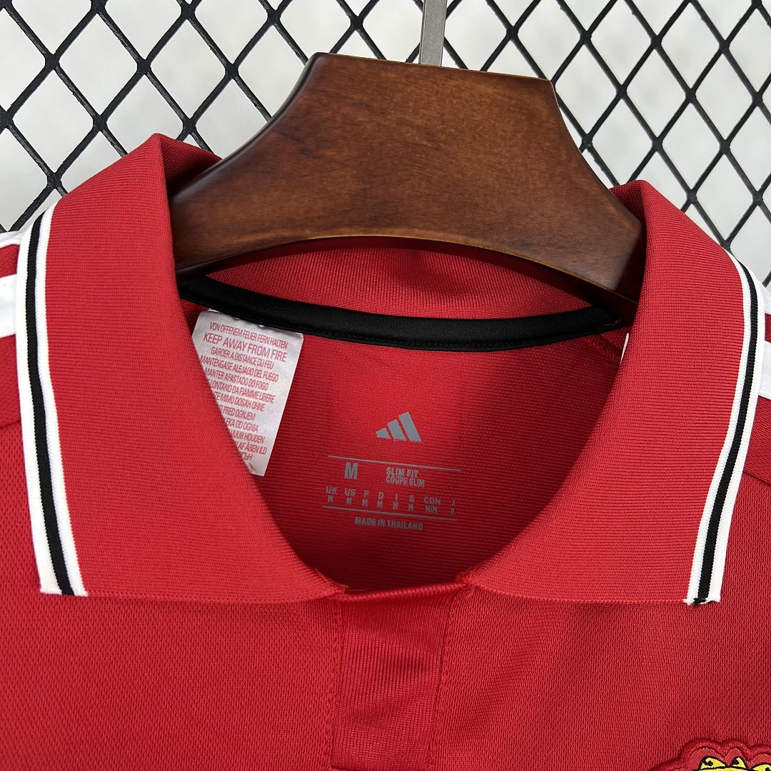 Manchester United Home 2026-27 - Stadium Kit