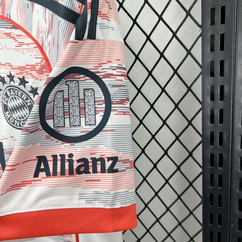 Bayern Munich Away 2025-26 - Stadium Kit