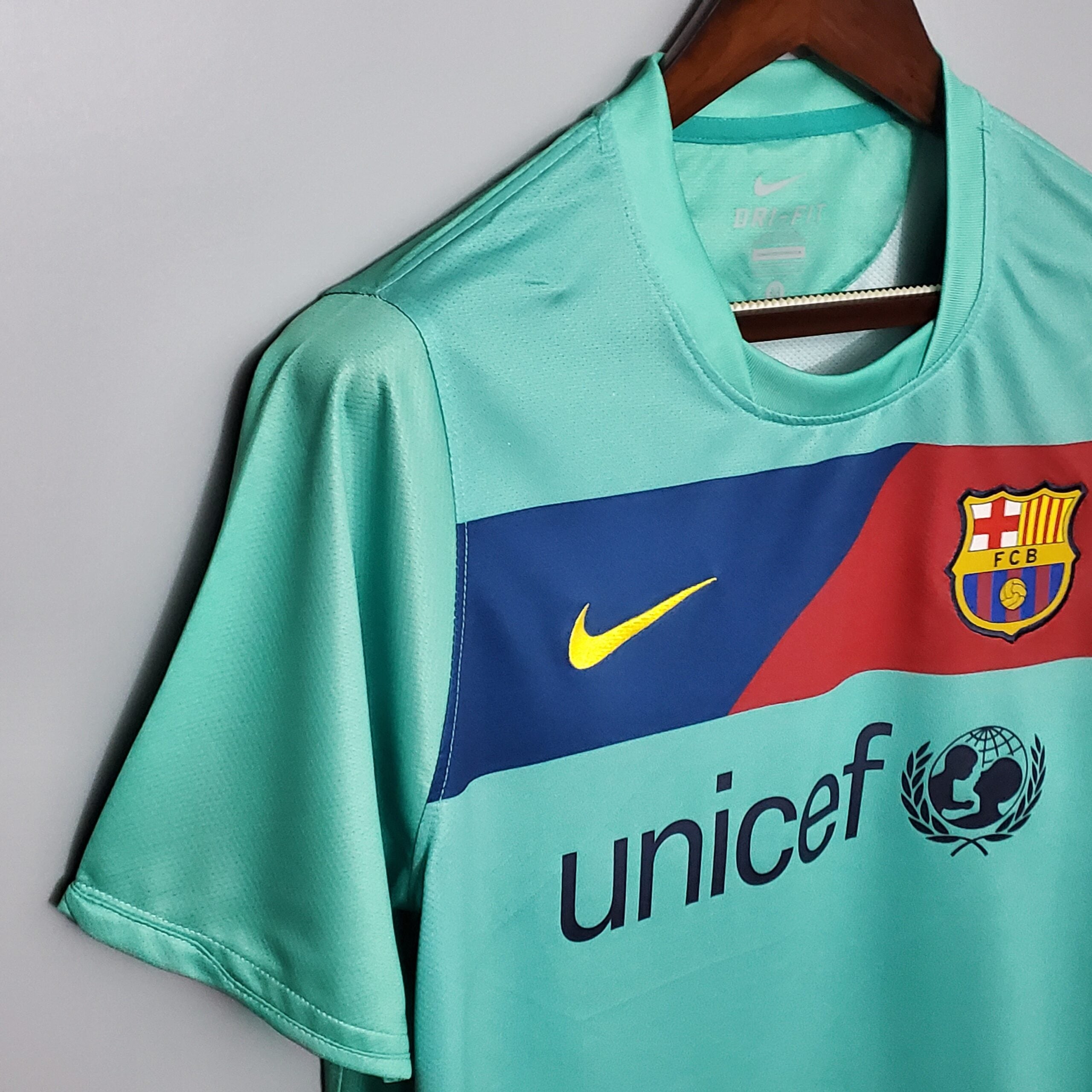 FC Barcelona Away 2010-11 - Retro shirt