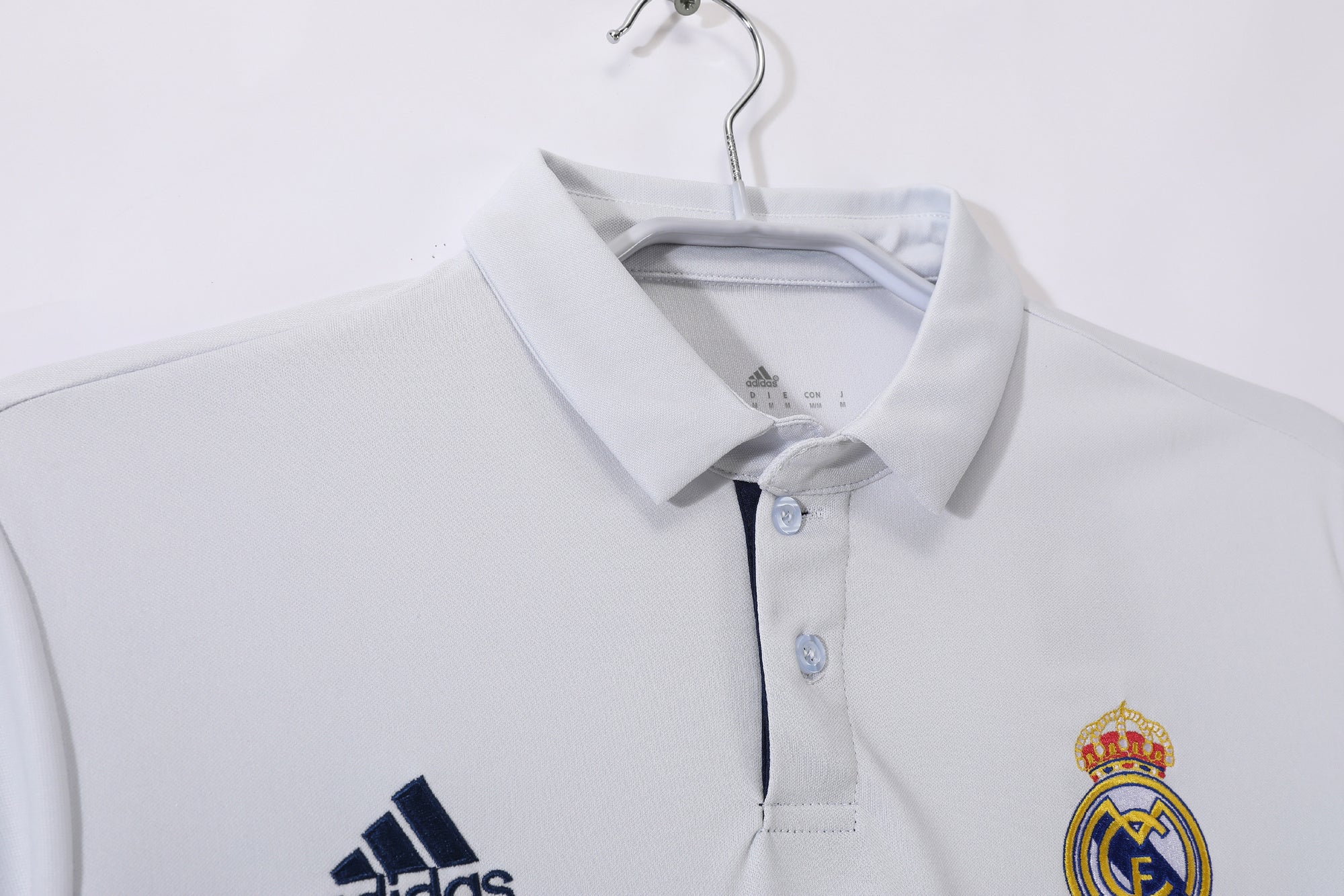 Real Madrid Home 2016-17 - Retro Shirt