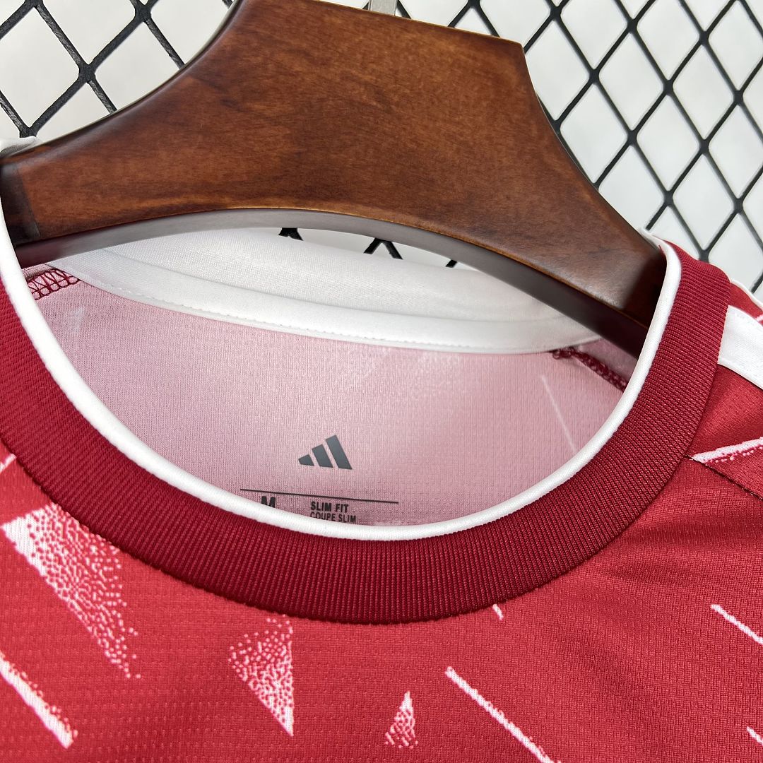 Liverpool Home 2026-27 - Stadium Kit