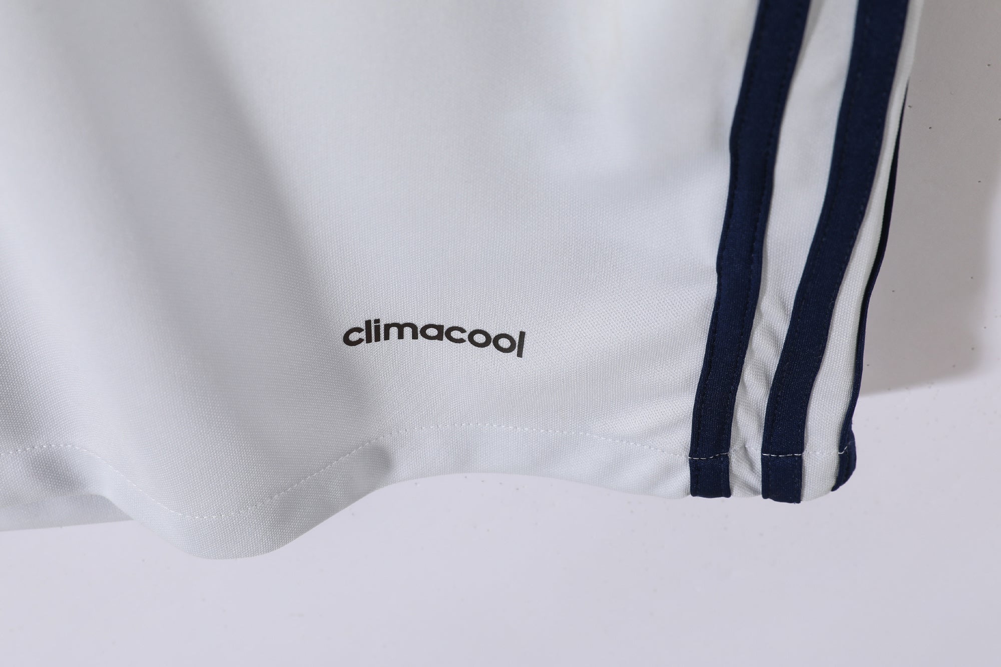 Real Madrid Home 2016-17 - Retro Shirt