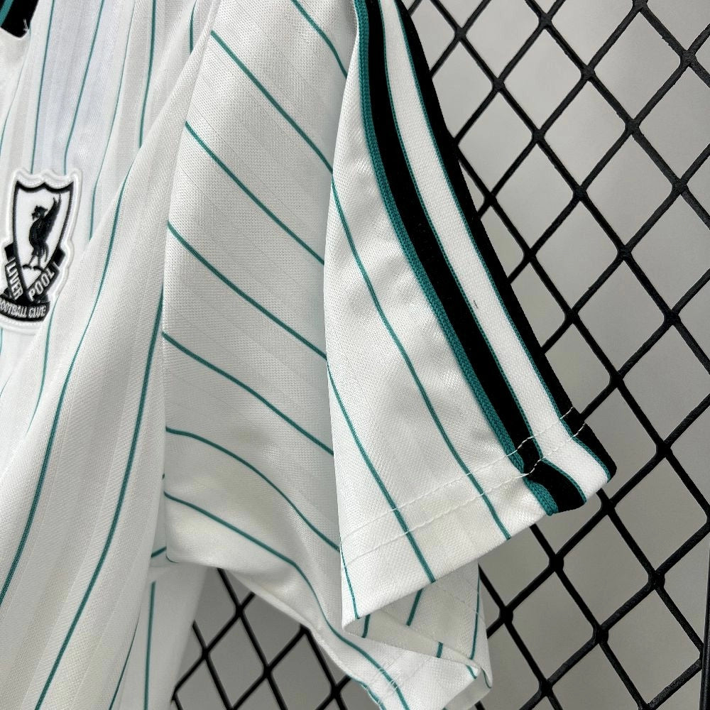 Liverpool Icon - Stadium Kit