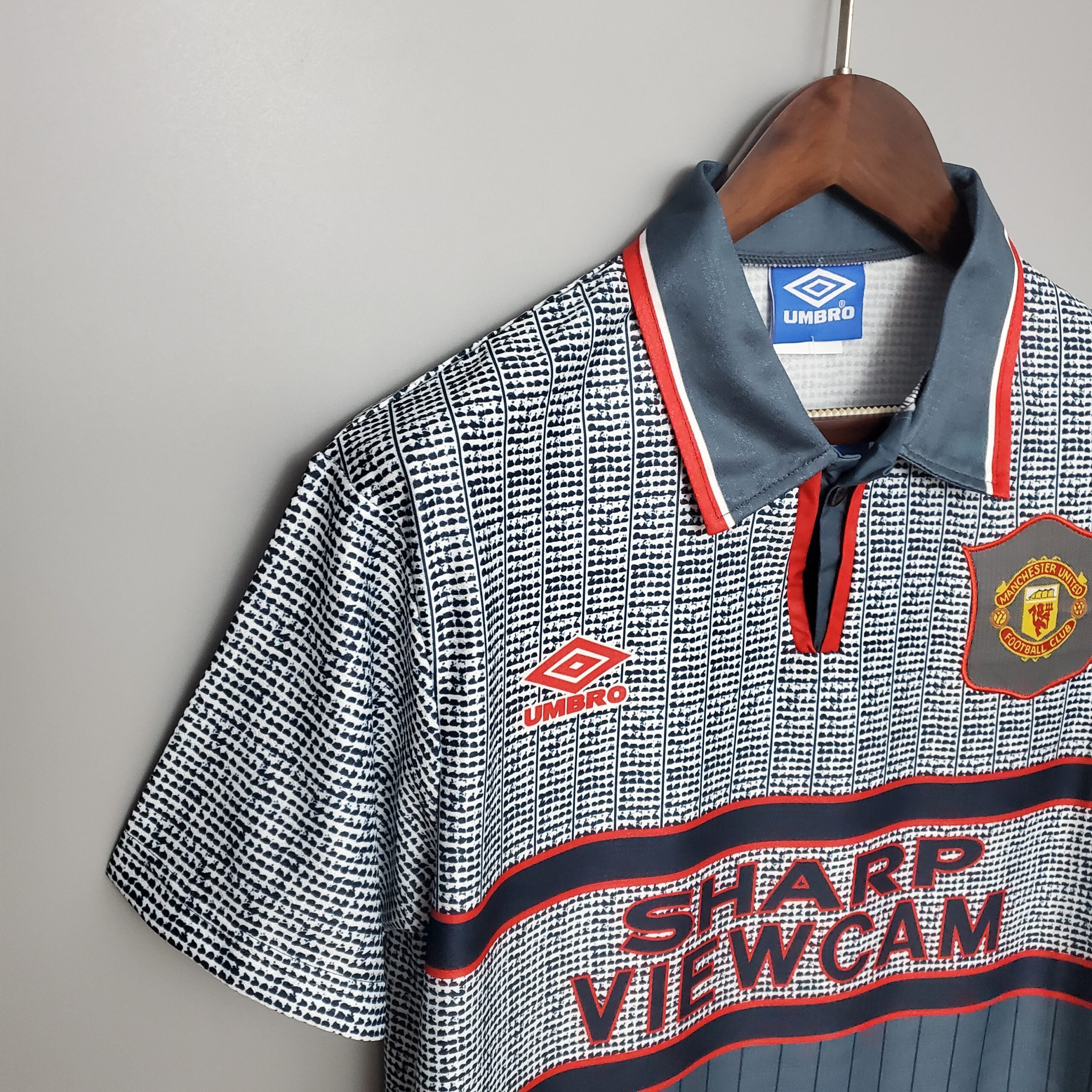 Manchester United Away 1995-96 - Retro Shirt – Full Time Store